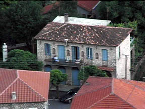 [house]